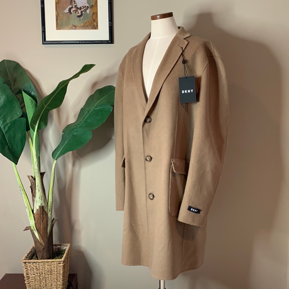 NWT Men’s DKNY 3 Button Wool Blend Overcoat, Camel Brown, 44R